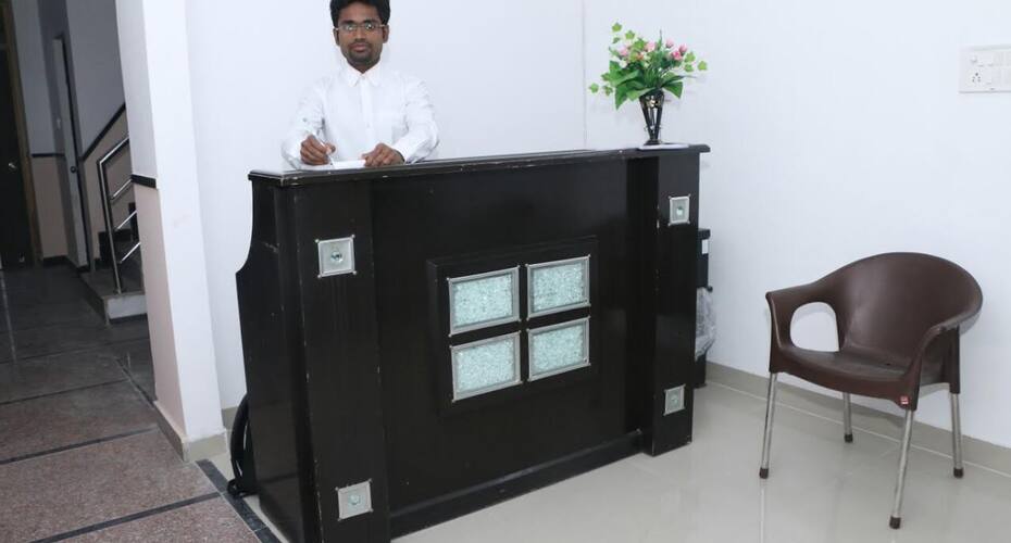 Hotel Golden Heights, New Delhi 2
